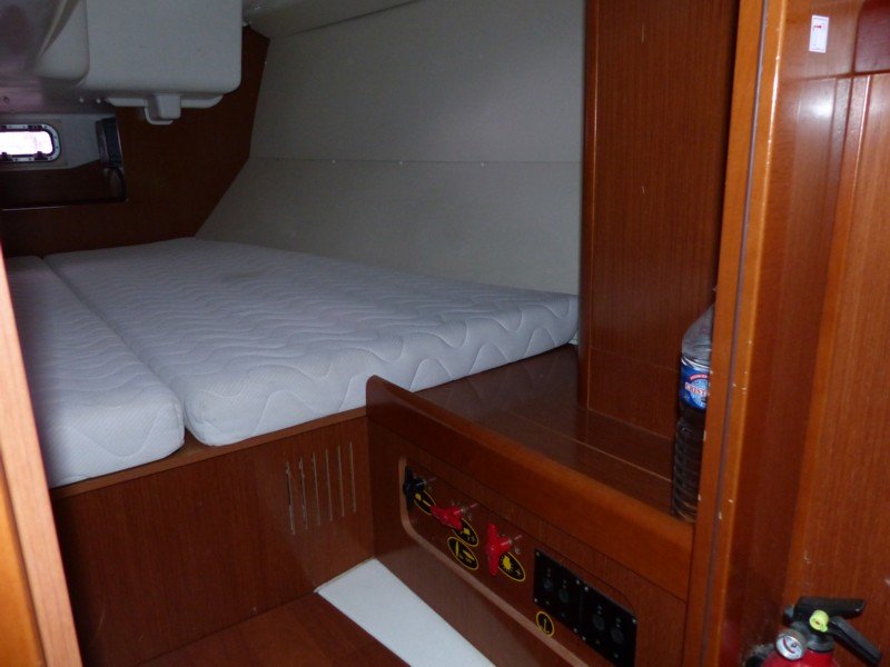Oceanis 37 -36.jpg